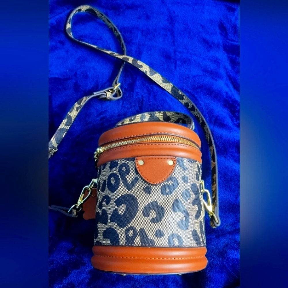 Cute leopard print handbag 🐆 👜